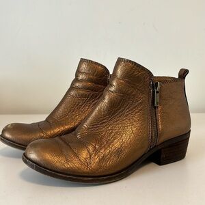 Lucky Brand Gold Metallic Belvva AnkleBoots Double Zip Size 6.5